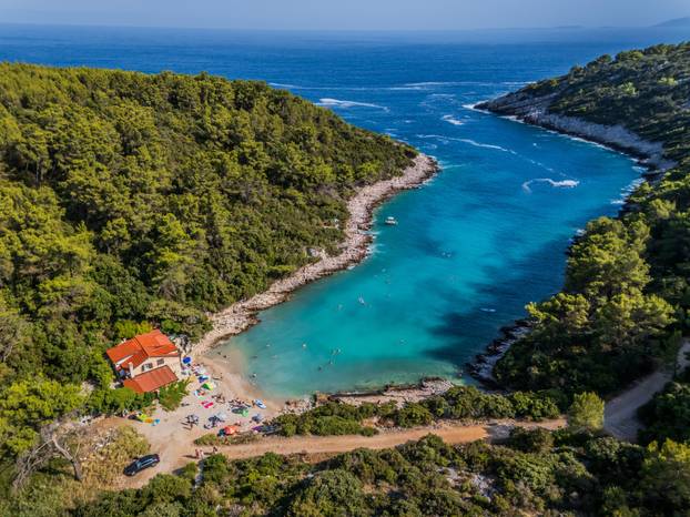Plaža Žitna, Korčula - Zavalatica snimljena iz zraka 