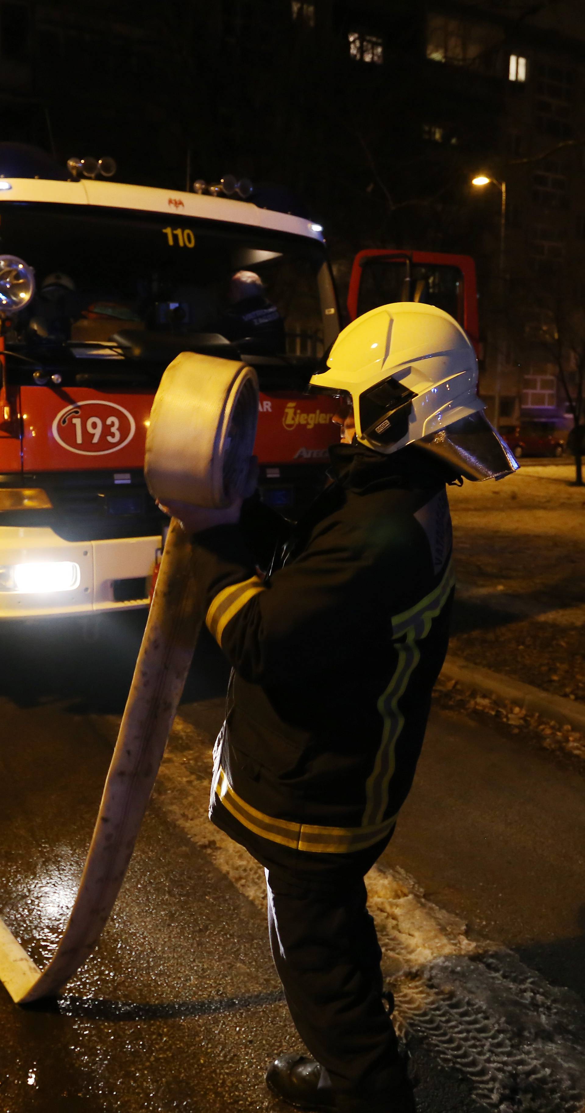 Stan u potpunosti uništen: Za požar je kriv opušak cigarete