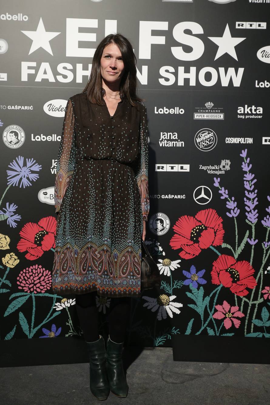 Neprepoznatljiva Borna Rajić zavodila dekolteom do pupka