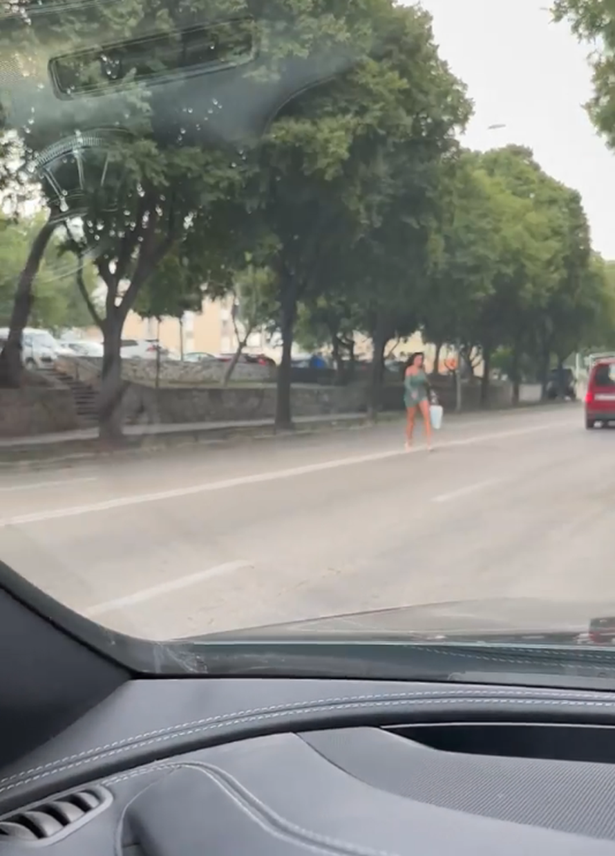 VIDEO Splitski glazbenik snimio ženu kako prelazi cestu i 'srušio' društvene mreže: 'Ma, strašno!'