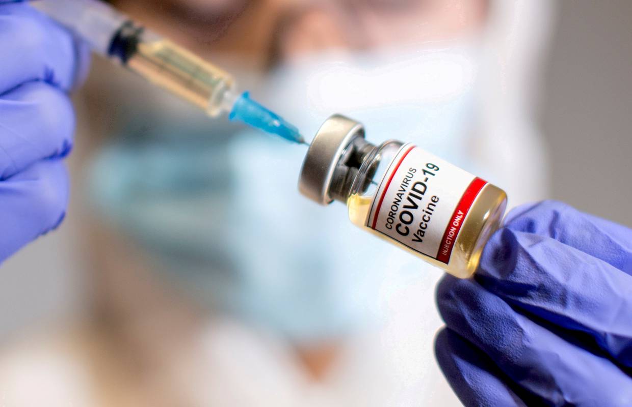 Cjepivo protiv omikrona moglo bi biti odobreno za 4 mjeseca
