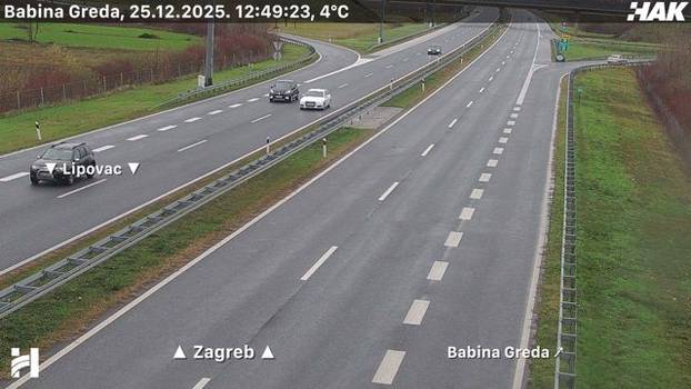 FOTO Pogledajte kakvo je stanje na cestama u Hrvatskoj: Snijeg u Lici, sunce 'provirilo' na jugu