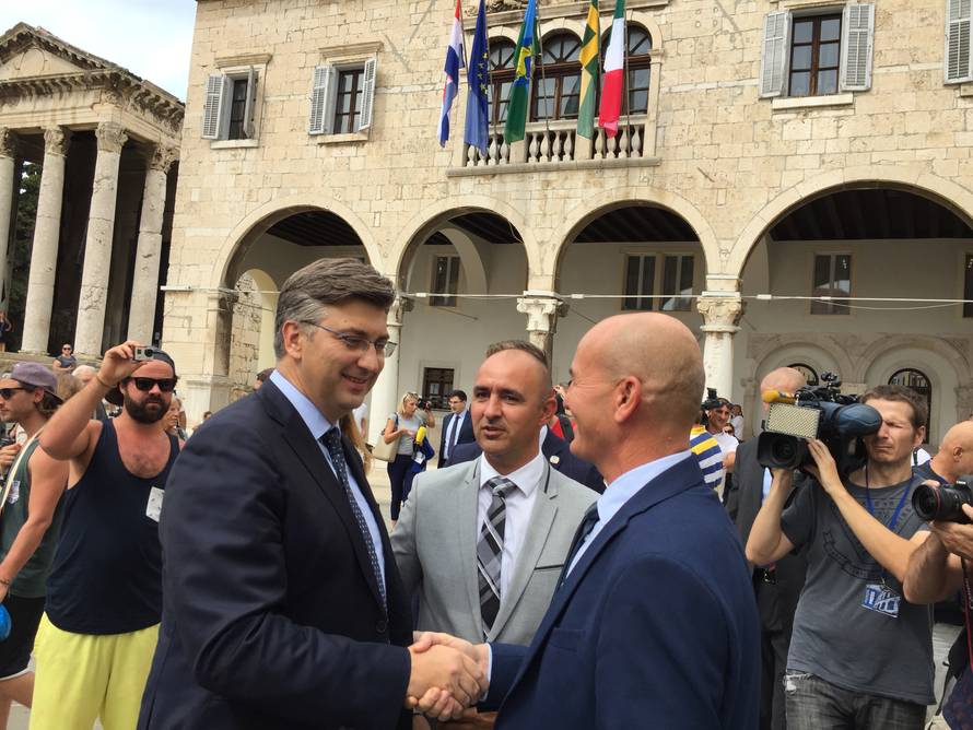 'Neće meni nitko određivati s kim ću graditi većinu u Saboru'