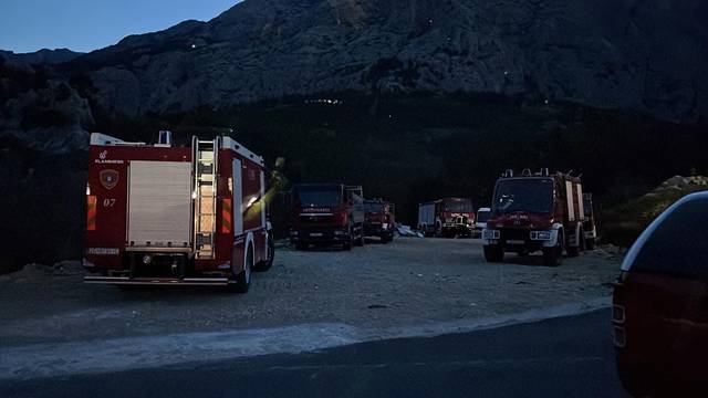 Požar između Bola i Murvice na Braču su vatrogasci lokalizirali