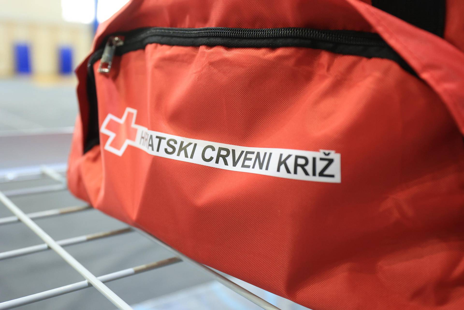 Hrvatski Crveni križ otvorio je donatorski telefon, skuplja se pomoć za izbjeglice iz Ukrajine