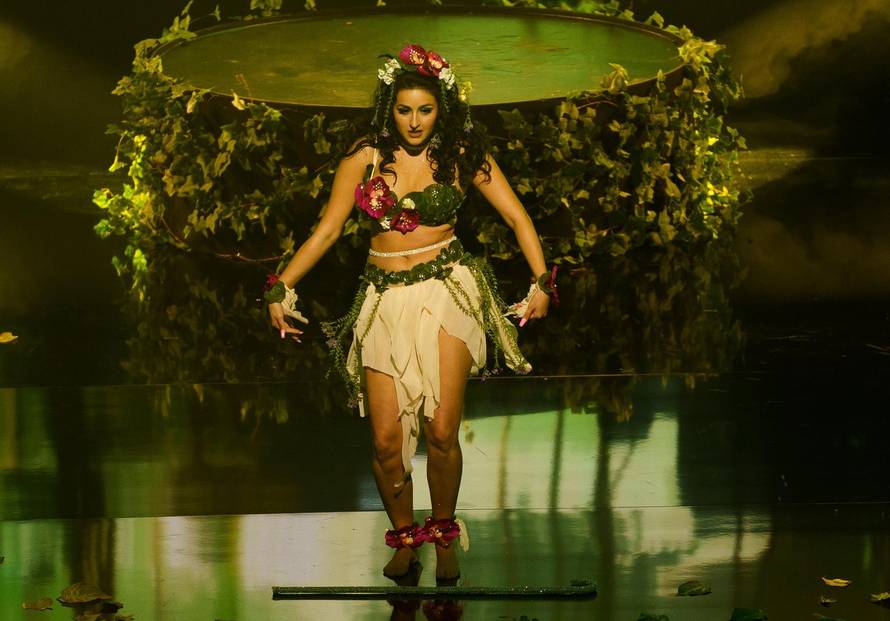 Trbušna plesačica Azra: Dečki se baš boje ostvarene i jake žene