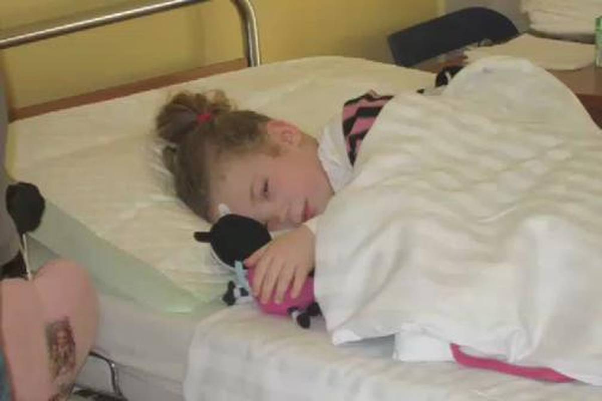 Zbog infekcije Stephanie (5) će operirati sredinom listopada