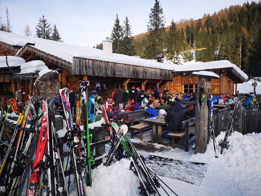 Skija 50 ili 60 tisuća Hrvata, a potroše 150 milijuna eura: Žale se na cijene, a onda sve zapiju