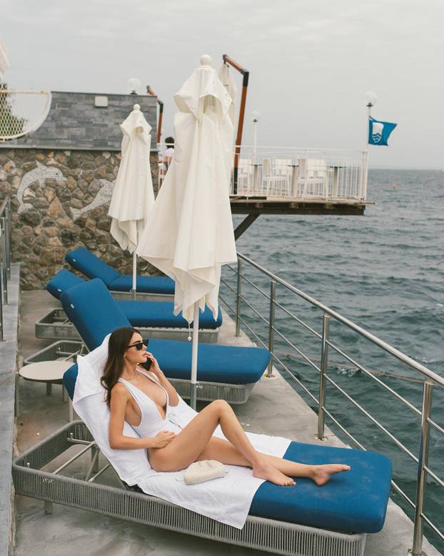 FOTO Talijanka seksi outfitima oduševljava milijune, a za sebe kaže: 'Ja sam loš utjecaj'