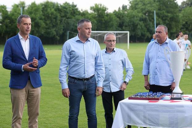 Zagreb: Rude&scaron; uz odli&ccaron;nu atmosferu svojih navija&ccaron;a proslavio naslov prvaka i ulazak u prvu HNL