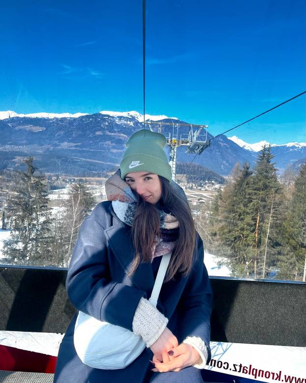 Stefania gađa kao alkar u sridu! Pogledajte ljepoticu iz Cortine