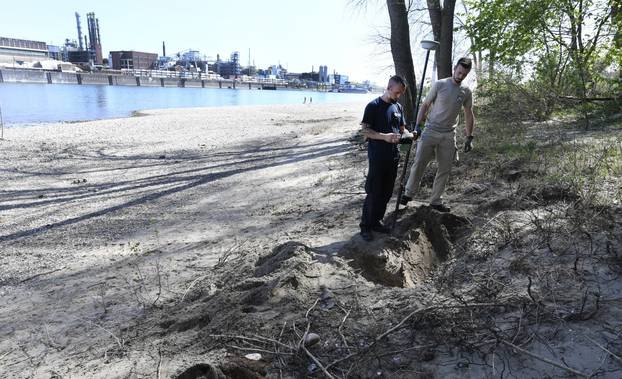 World War II bomb defused on the banks of the Rhine in Cologne