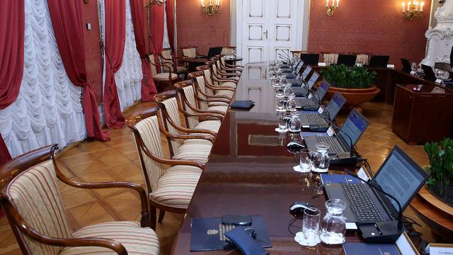 Uskoro uređenje dvorane u kojoj se održava sjednica Vlade