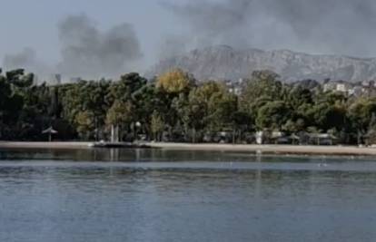 VIDEO Požar kod Splita: Gasio ga i helikopter, lokaliziran je