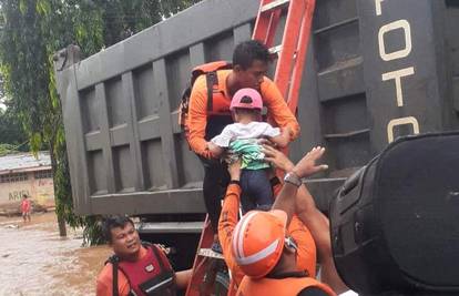 U poplavama na Filipinima poginulo 25 ljudi, 26 nestalo
