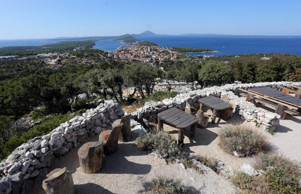 Panorama grada i otoka Malog Lošinja