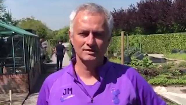 Mourinho u vrtu: Brat će voće i povrće za one najugroženije...