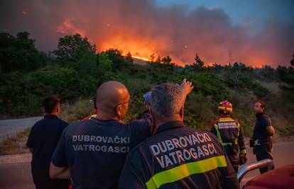 Na požarište kod Dubrovnika upućena dva kanadera