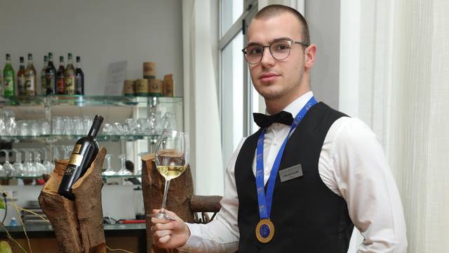 Osijek: Fabijan Hajba osvojio zlatnu medalju na europskom natjecanju someliera