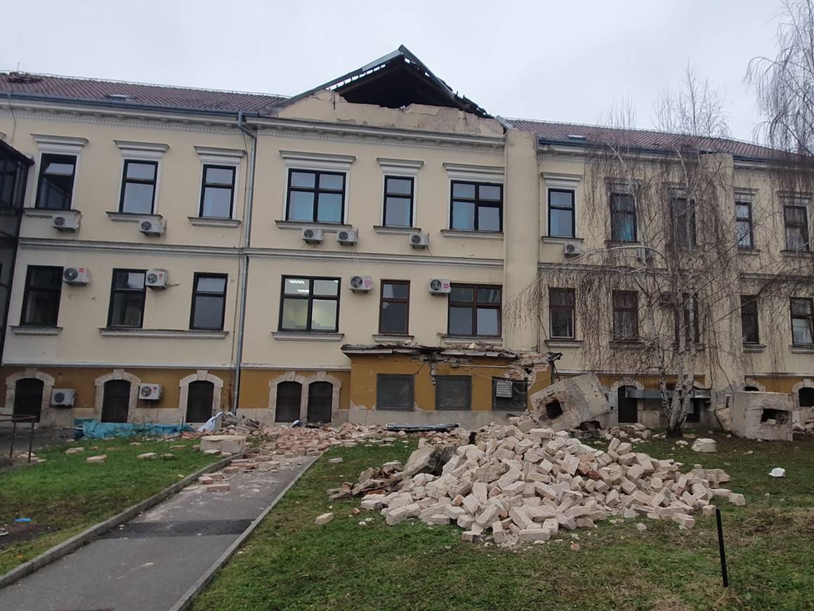 Skupljaju se sredstva za bolnicu u Sisku: Razorena je u potresu