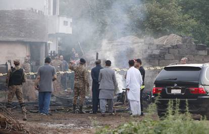 Pakistan: Pao vojni zrakoplov, poginulo je sedamnaest ljudi