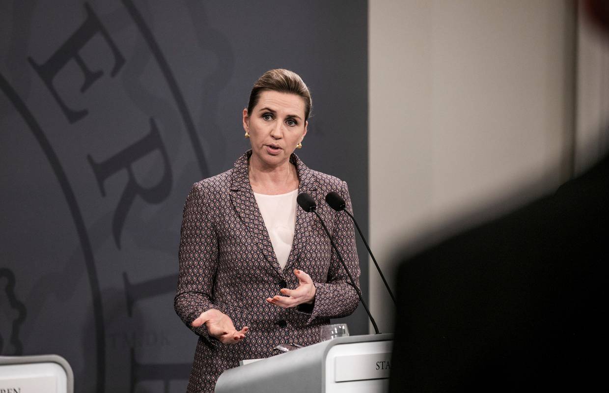 Danska: Premijerka se ispričala, snimili ju bez maske u trgovini