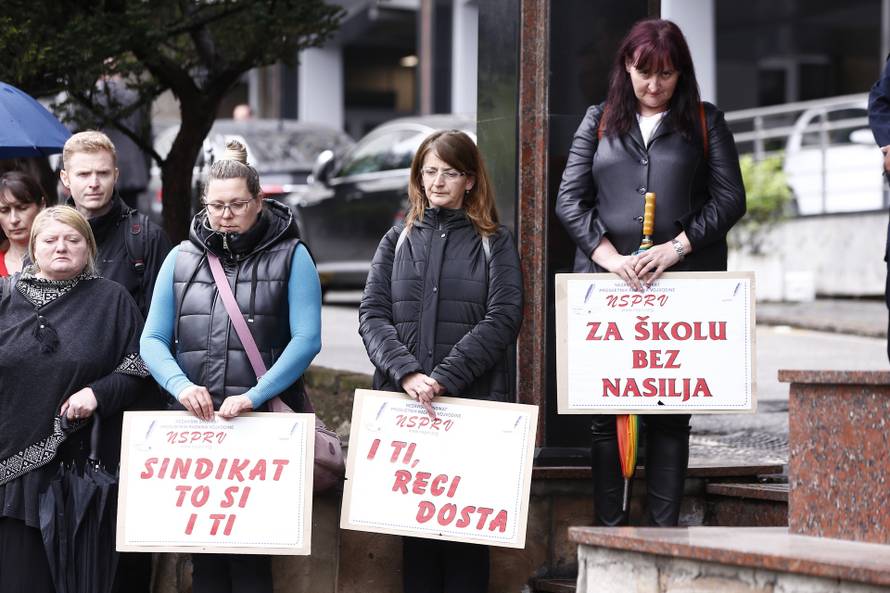 Beograd: Prosvjed prosvjetnih radnika pod nazivom "Zaustavite nasilje"