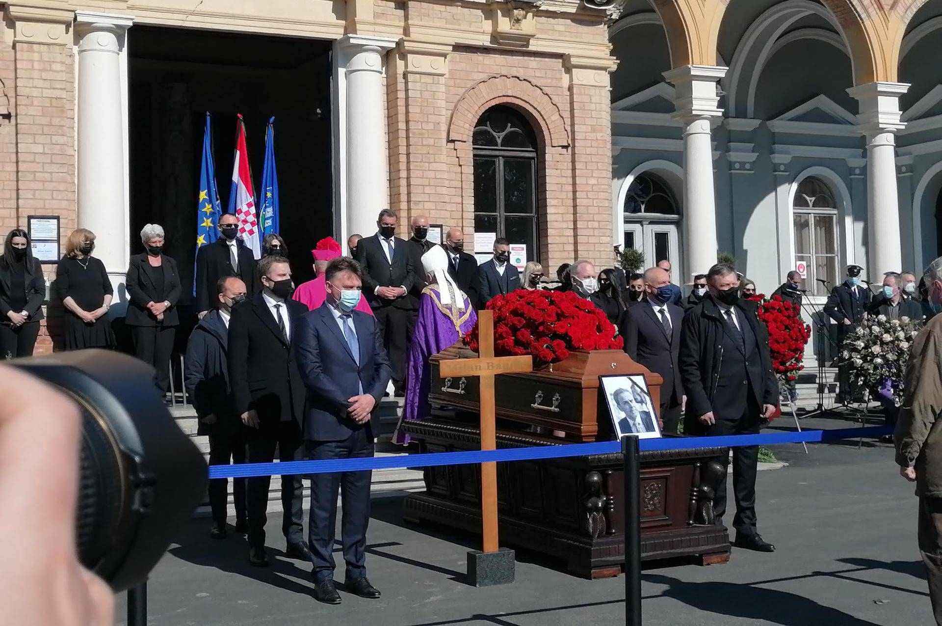 Pokopali Milana Bandića: Tisuće ljudi se oprostilo na Mirogoju