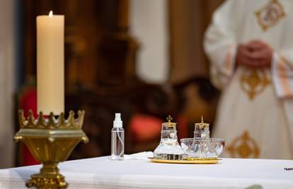 Katolička crkva u Francuskoj će žrtvama zlostavljanja isplatiti odštete: Idu i do 60.000 eura