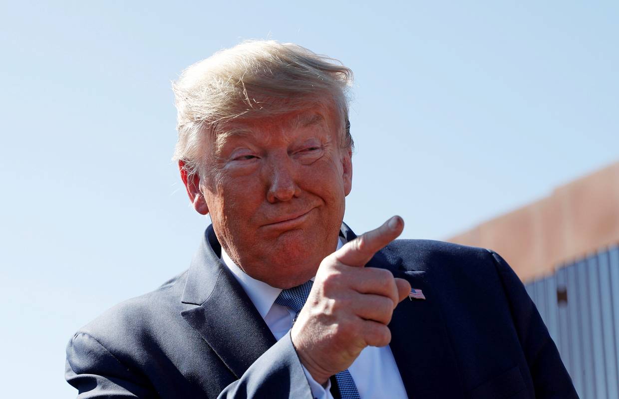 Trump se vratio u Washington, uslijed velike krize u mandatu