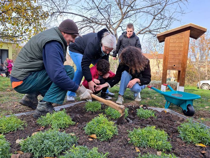 Nakon amputacije, ponovno uče brinuti – ovaj projekt im vraća osjećaj života
