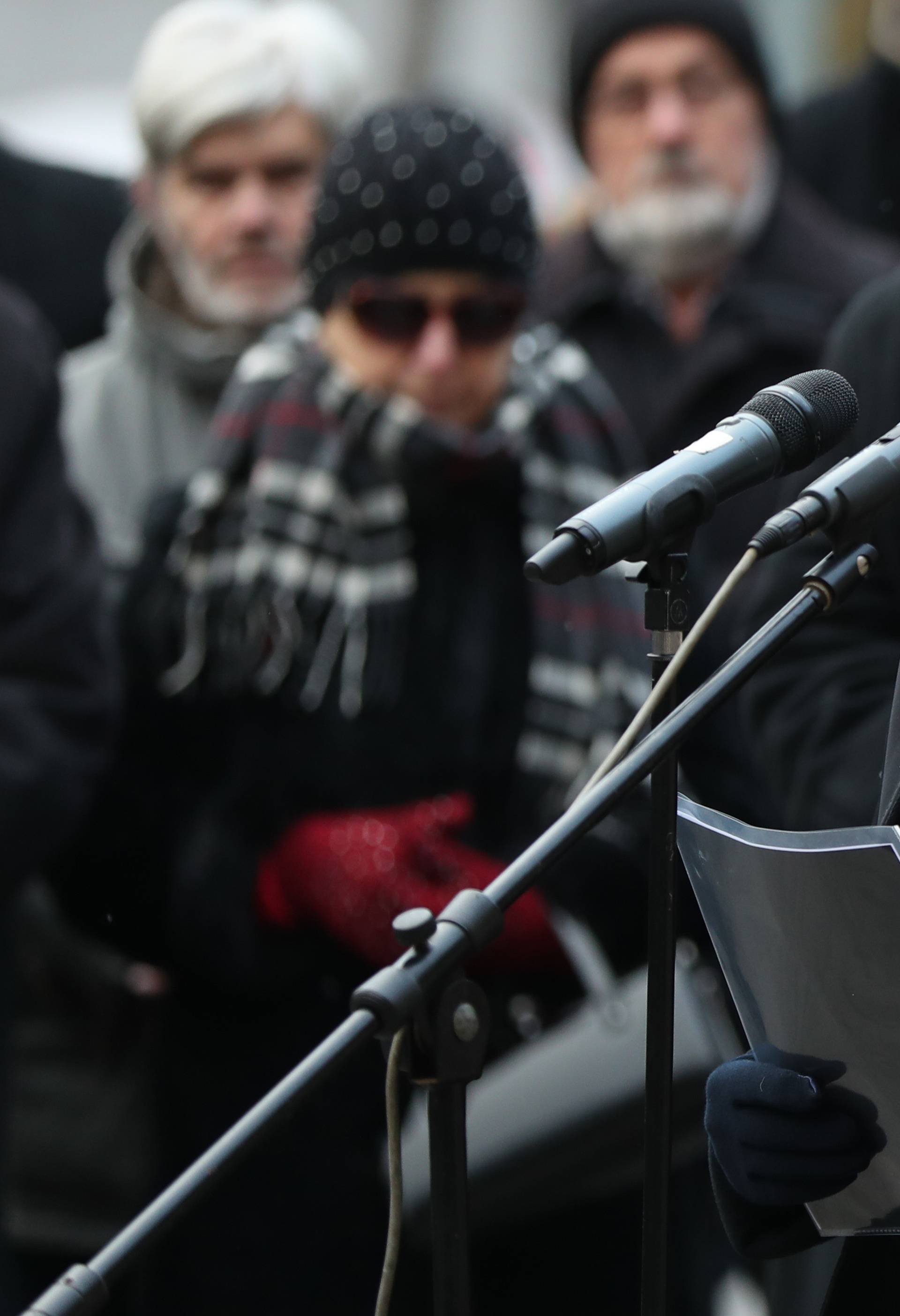 Oproštaj od oca uz tamburaše: Marko je jedva susprezao suze