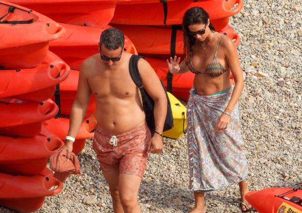 Dubrovnik ljeti, tisuće posjetitelja, ali i bogata ponuda za svakoga