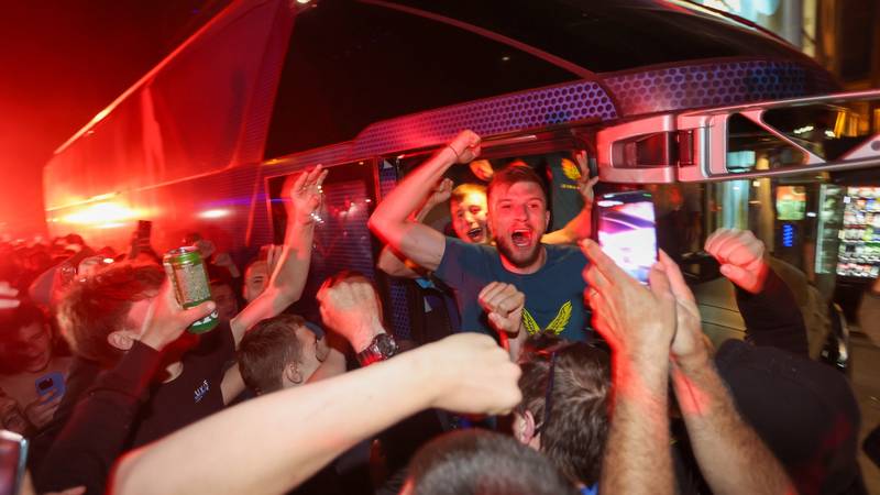 FOTO Doček za pamćenje! Evo kako su igrači i navijači Dinama slavili pobjedu protiv Hajduka 18 pxl 030525 132168564 3UUbhTl