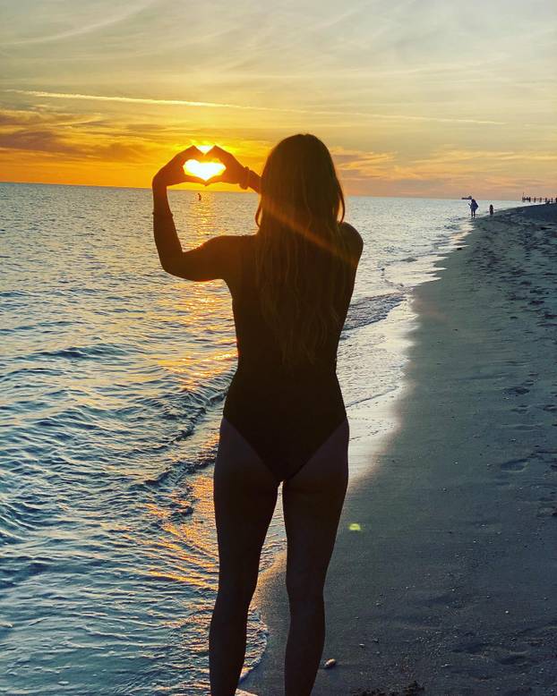 FOTO Bila je prva tenisačica na svijetu. Pokazala je tijelo nakon trećeg poroda i iznenadila sve