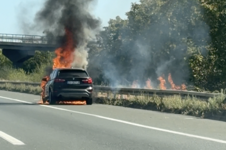 Zapalio se automobil na obilaznici