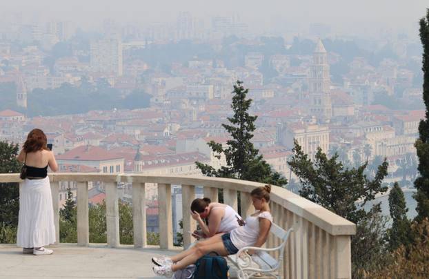 Split  prekriven dimom zbog požara kod Tomislavgrada