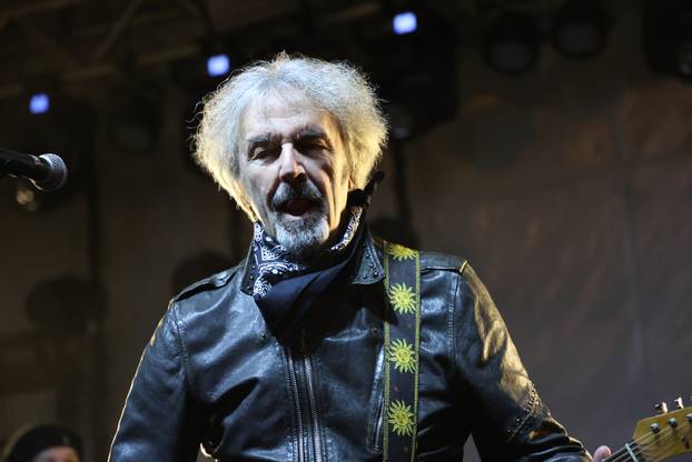 Šibenik: Šibenska Adventura zapo?ela koncertom Parnog valjka u perivoju Roberta Visianija