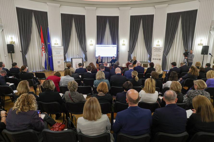 Zagreb: Državno odvjetništvo predstavilo prvi broj svoga časopisa Državno odvjetništvo otvara razgovor (DOOR)