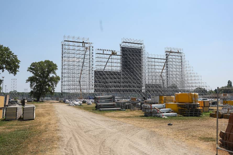 Zagreb: Radovi na izgradnji pozornice za koncert Marka Perkovića Thompsona
