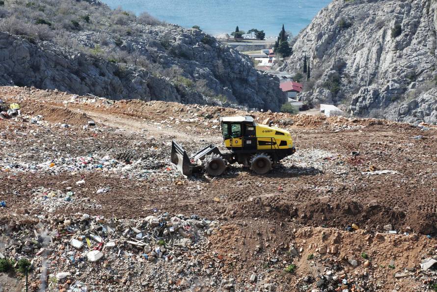 24SATA Sveti Juraj: Odlagalište otpada u sklopu Parka prirode Velebit