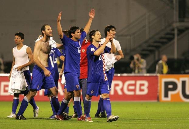 ARHIVA - 2006. Zagreb: Vatreni i "maksimirska krtica" srušili su Englesku 