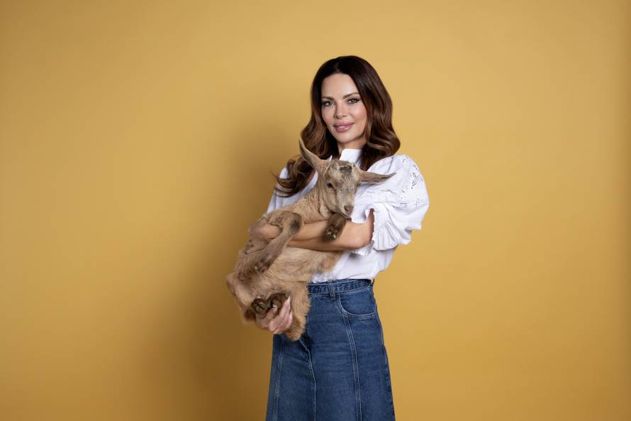 Nikolina Pišek fotografirala se s kozom: 'One su kao mala djeca'