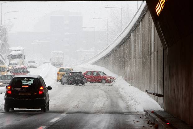 ARHIVA - Zagreb je 14. sije?nja 2013. bio zatrpan snijegom