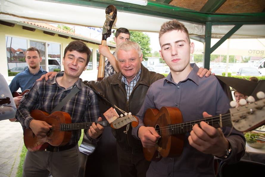 Volio je biti uz rijeku Savu gdje je pecao i 'lutao' još kao dječak