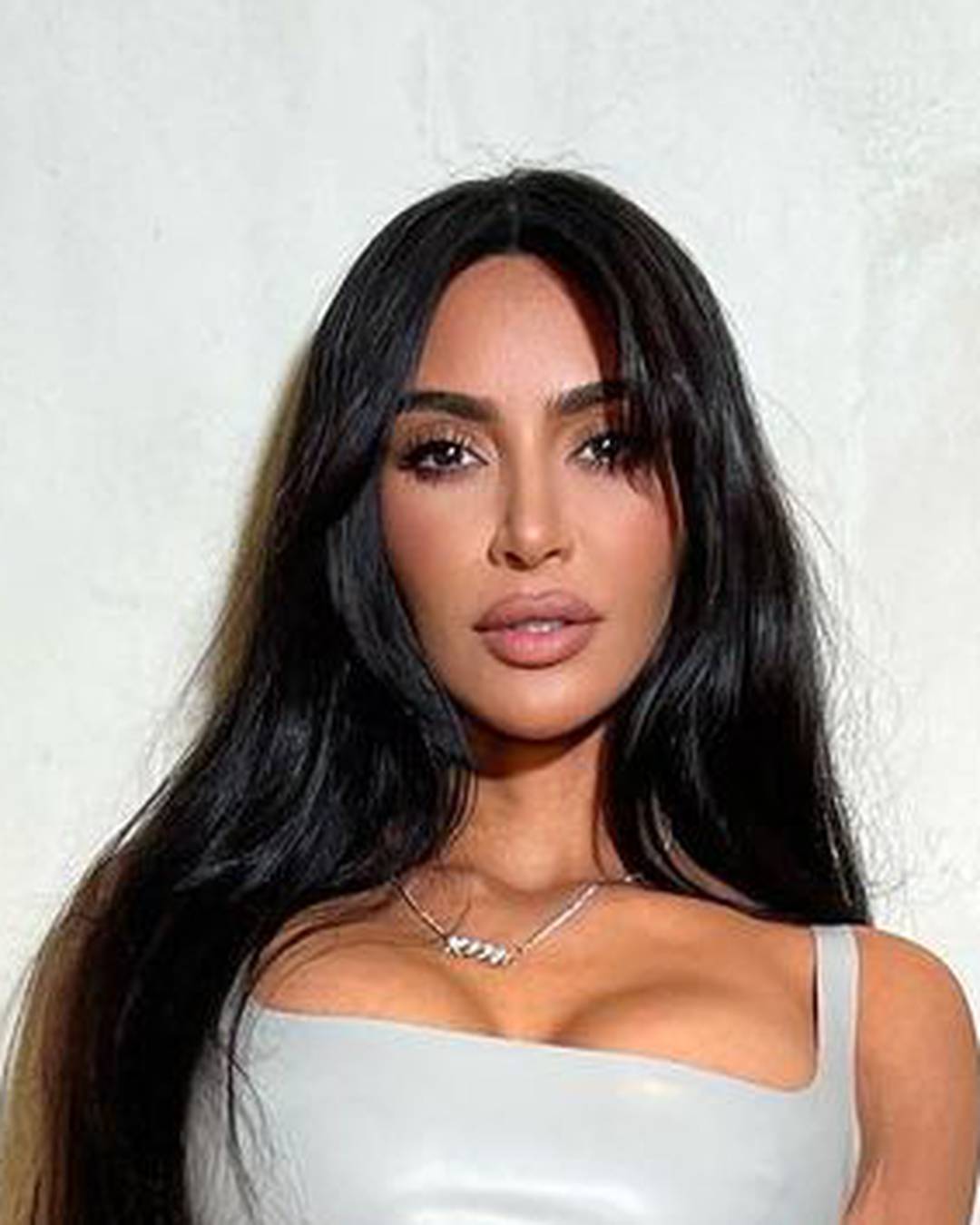 Kim Kardashian objavila vruću fotku u badiću, fanovi u šoku: Gdje ti je srednji prst, ženo?!