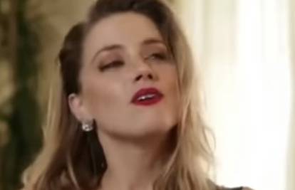 Posrnula Amber Heard na  intervju stigla potpuno pijana