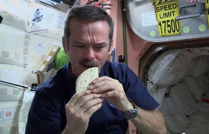 I Nasa dobila kulinarski show: Kako se radi sendvič u orbiti?