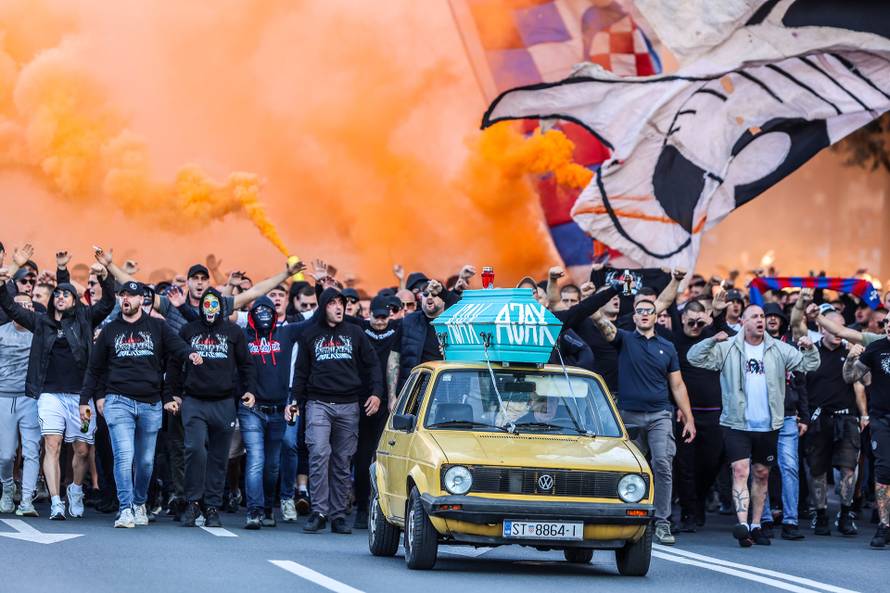Split: Korteo Torcide prema stadionu Poljud