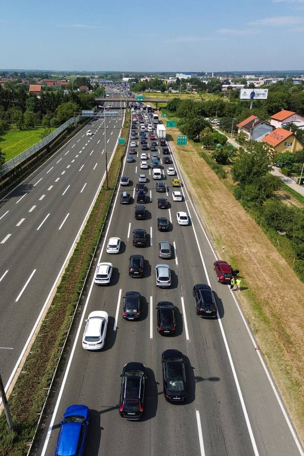 Zagreb: Snimke iz zraka kilometarskih kolona na A1
